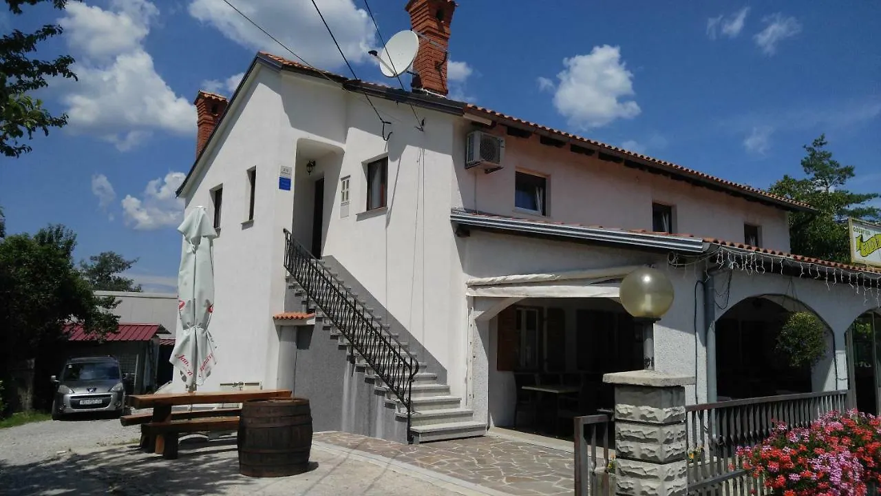 Apartmani Roberta Jurdani 0*,